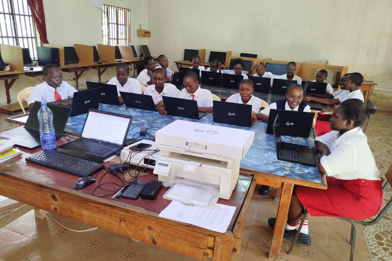 Neue Laptops in Mutito